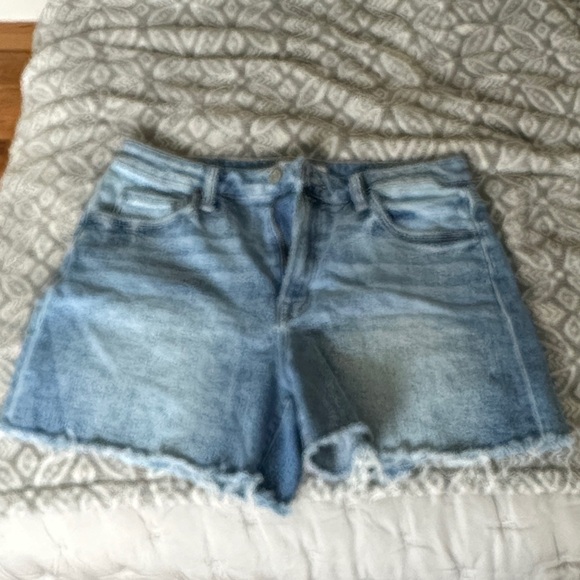 Vervet Pants - Women's Light Blue Denim Cutoff Shorts with Frayed Hem